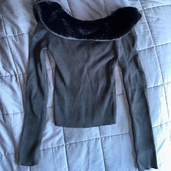 ZARA KNIT SWEATER WITH FAUX FUR COLLAR - Picture 6 of 6